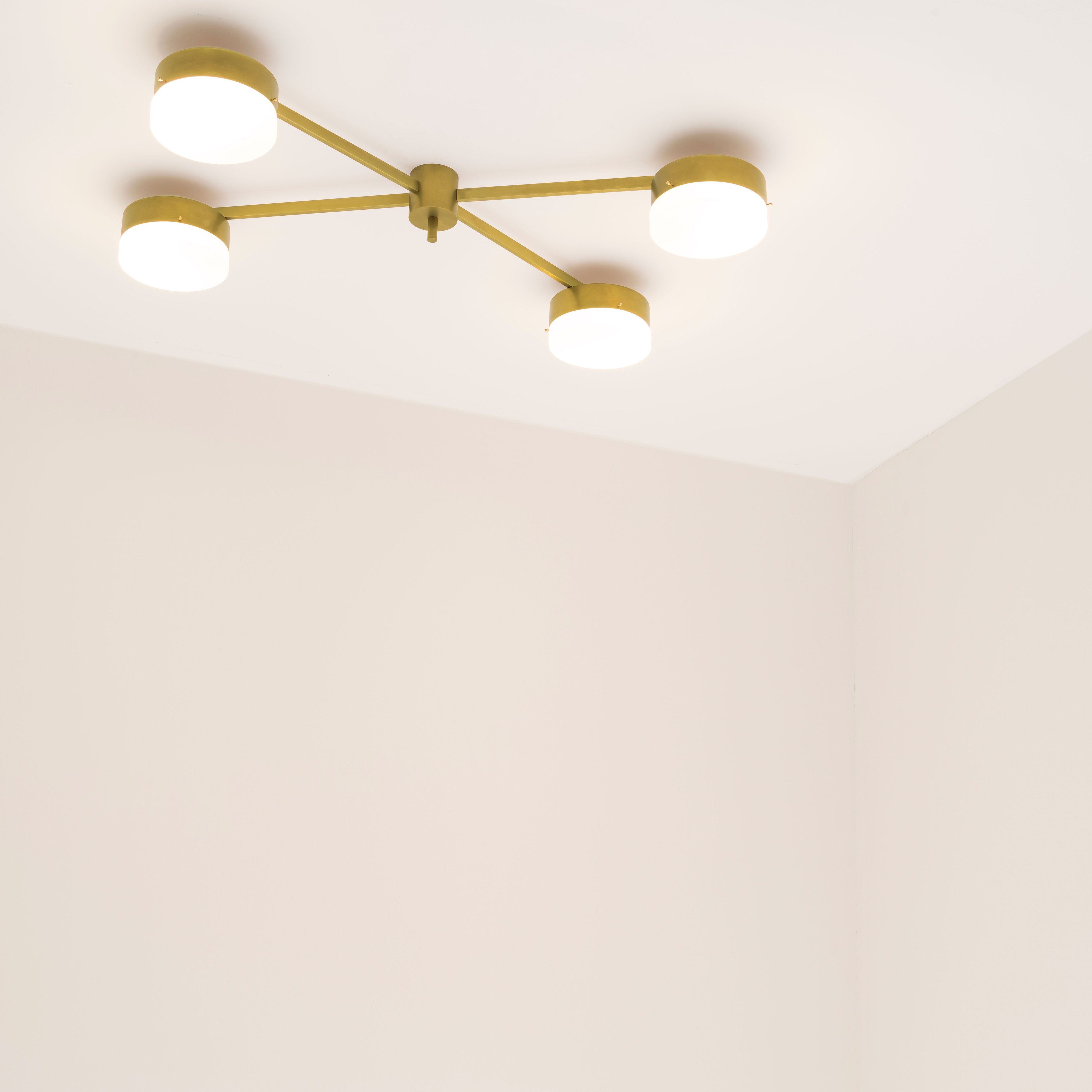 Celeste Aurora contains 4 bulbs, it is compatible with LED and dimmable. The maximum voltage of the bulbs must not exceed 100V.