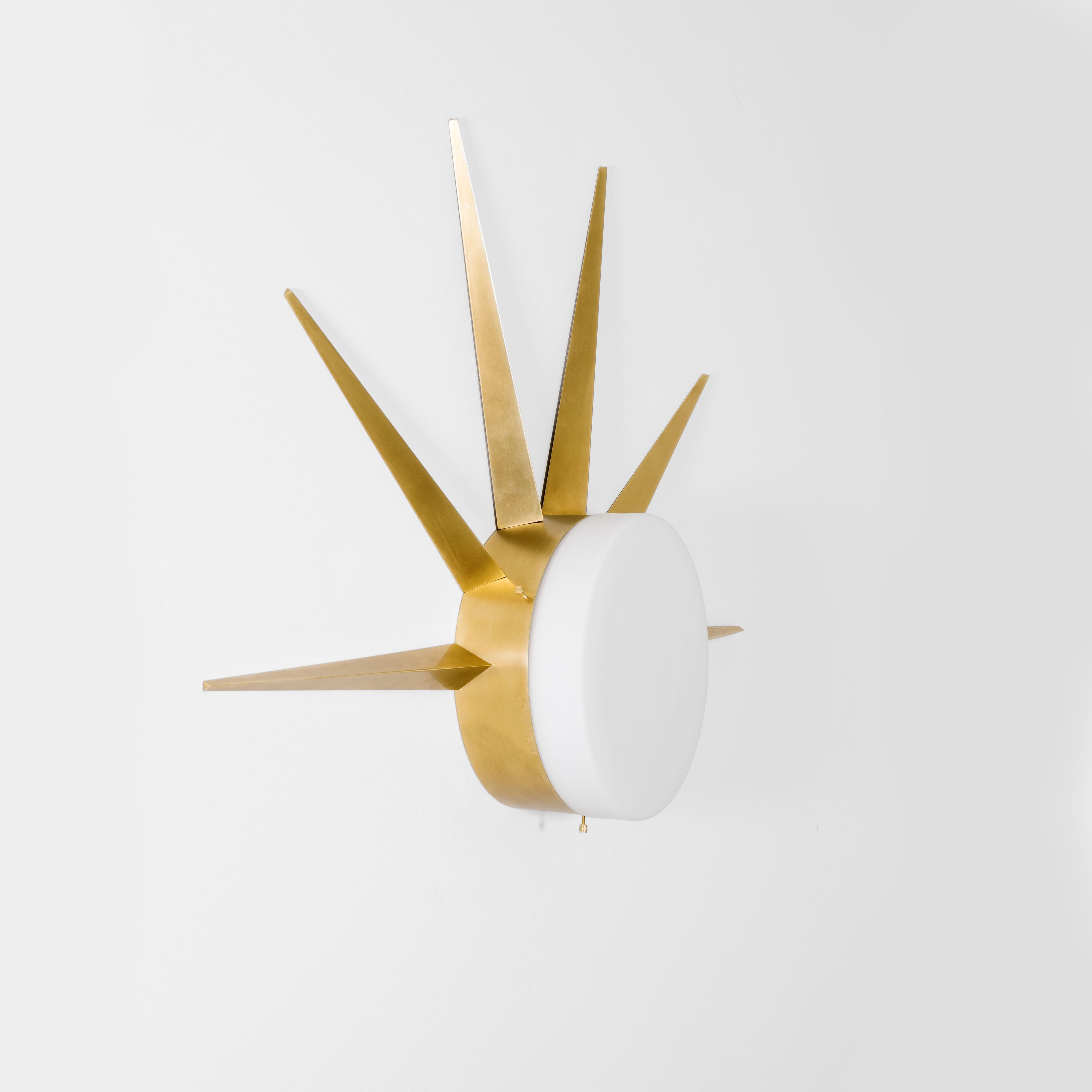 Dawn can be put up both as a ceiling and a wall lamp.