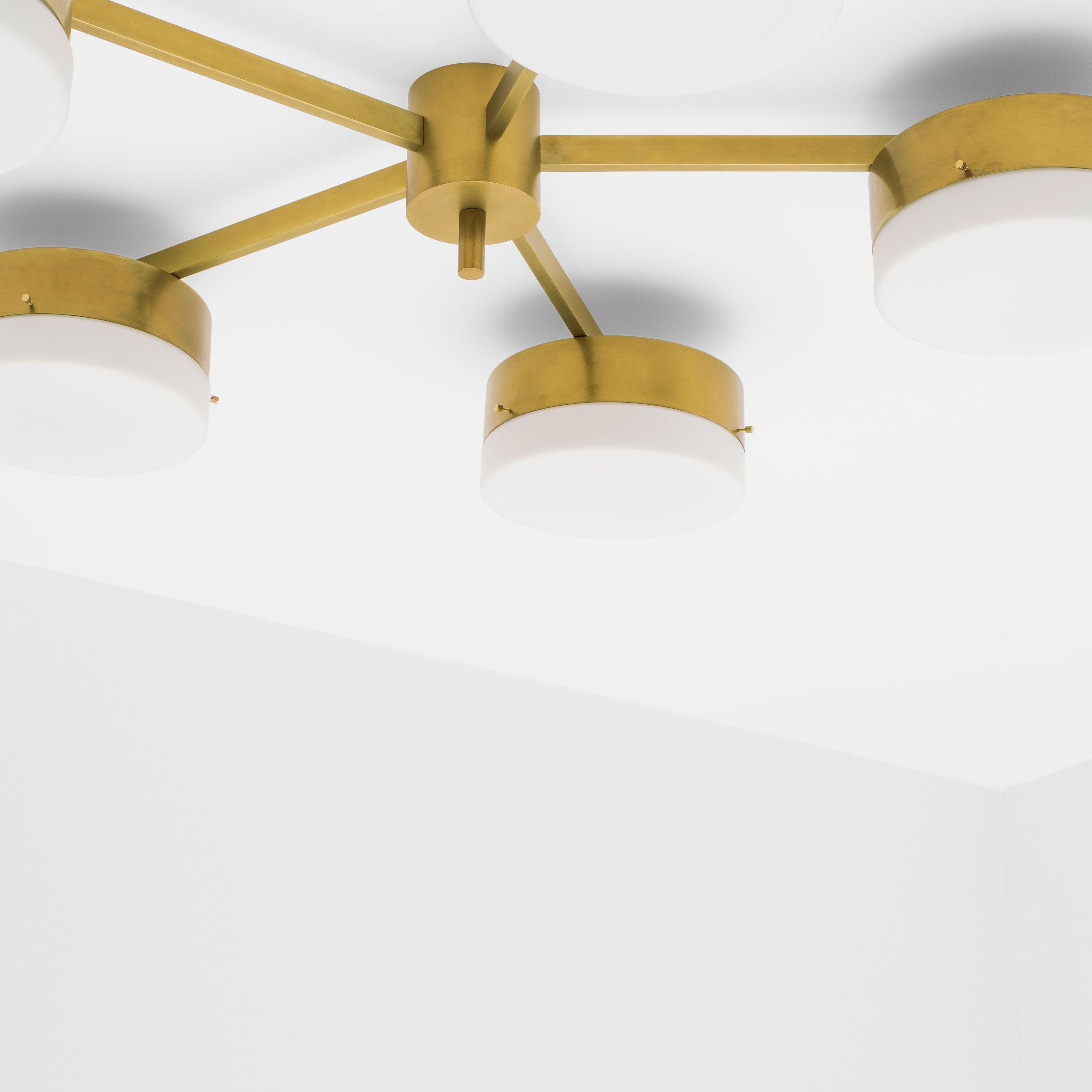 Brass is timeless and at the heart of the design trend. DFM has developed strong expertise in terms of manufacturing and treatment to get incredible patinas.