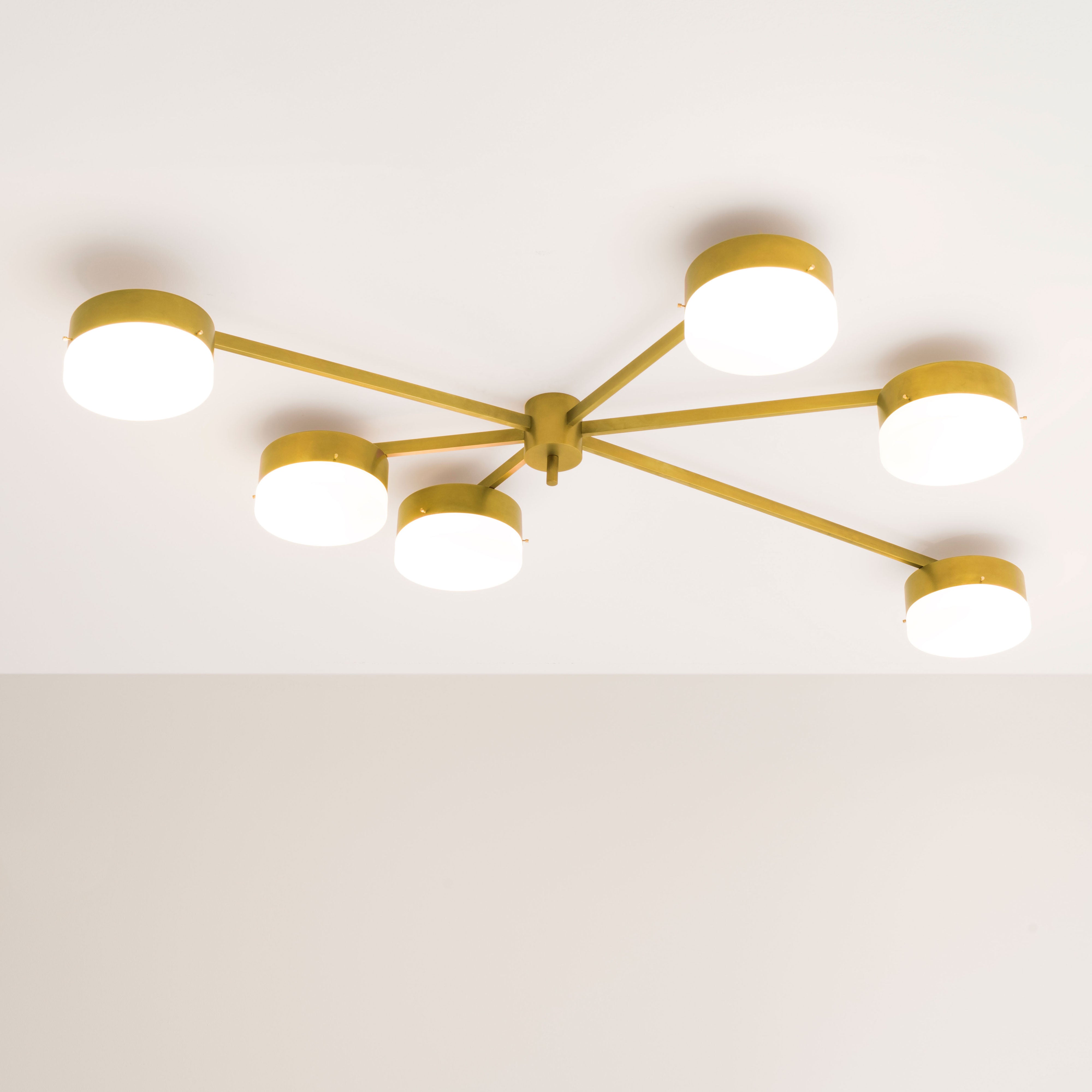 Effervesence can be mounted both as a hanging and a wall lamp.