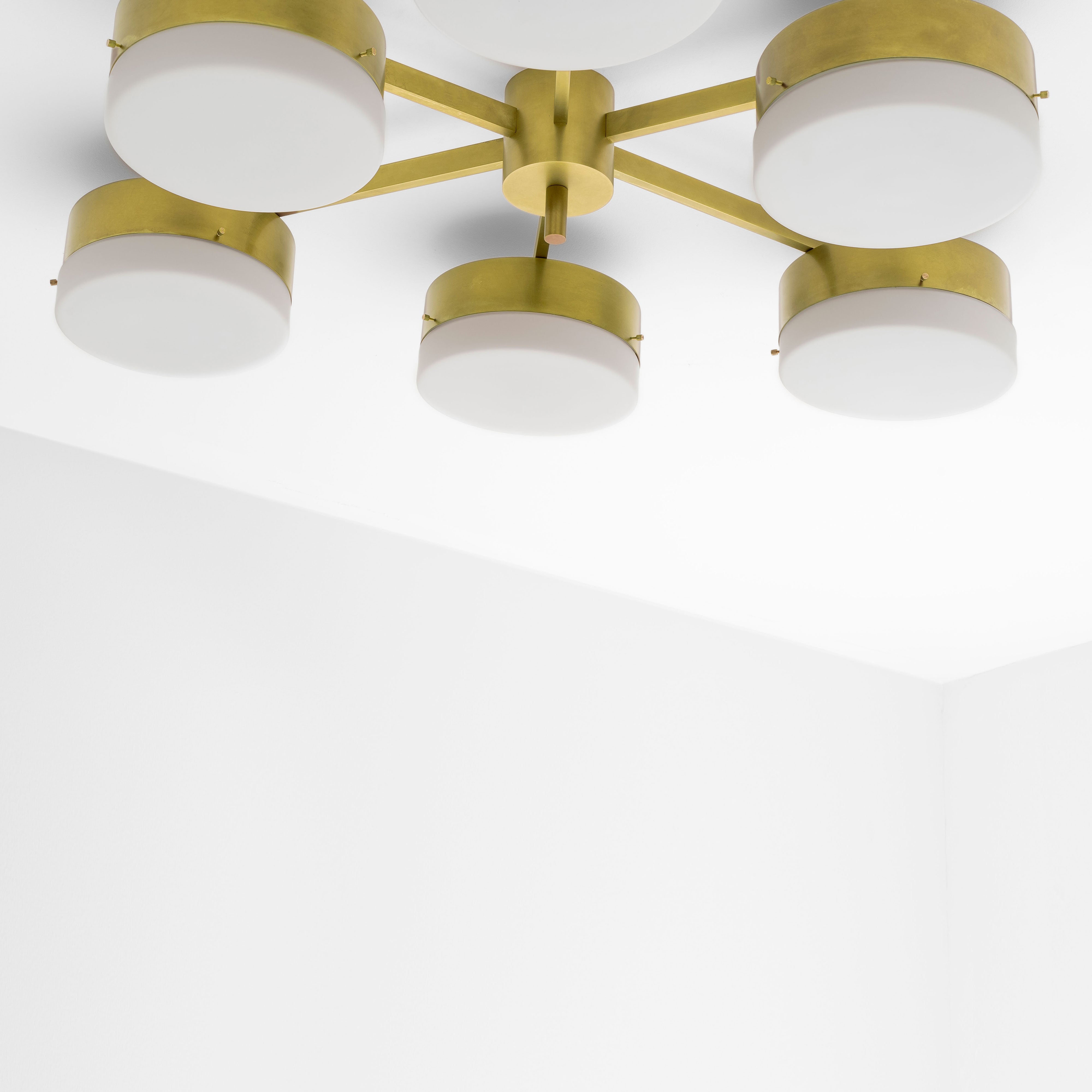 Brass is timeless and at the heart of the design trend. DFM has developed strong expertise in terms of manufacturing and treatment to get incredible patinas.