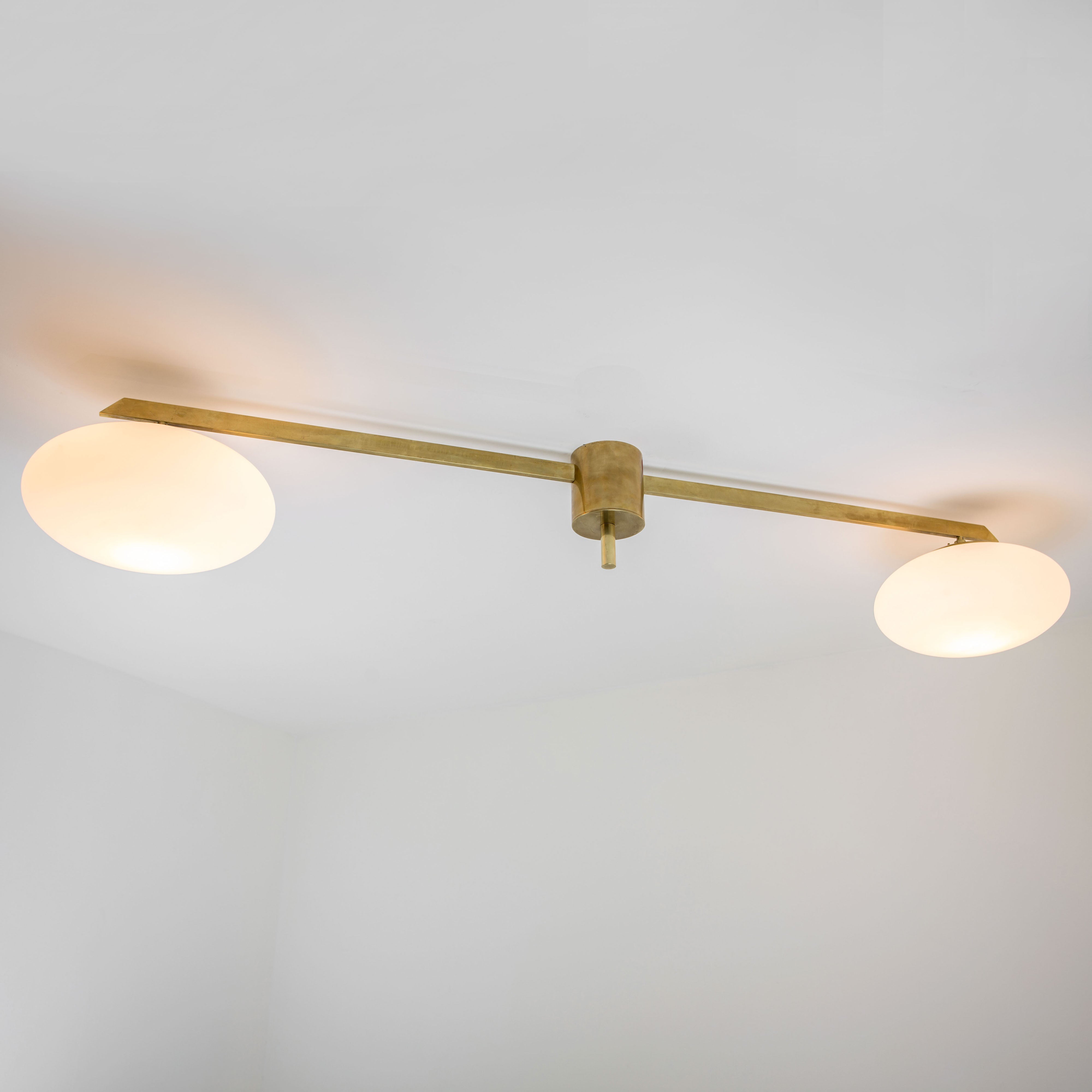 Stella Snooker contains 2 bulbs, it is compatible with LED and dimmable. The maximum voltage of the bulb must not exceed 100V.
