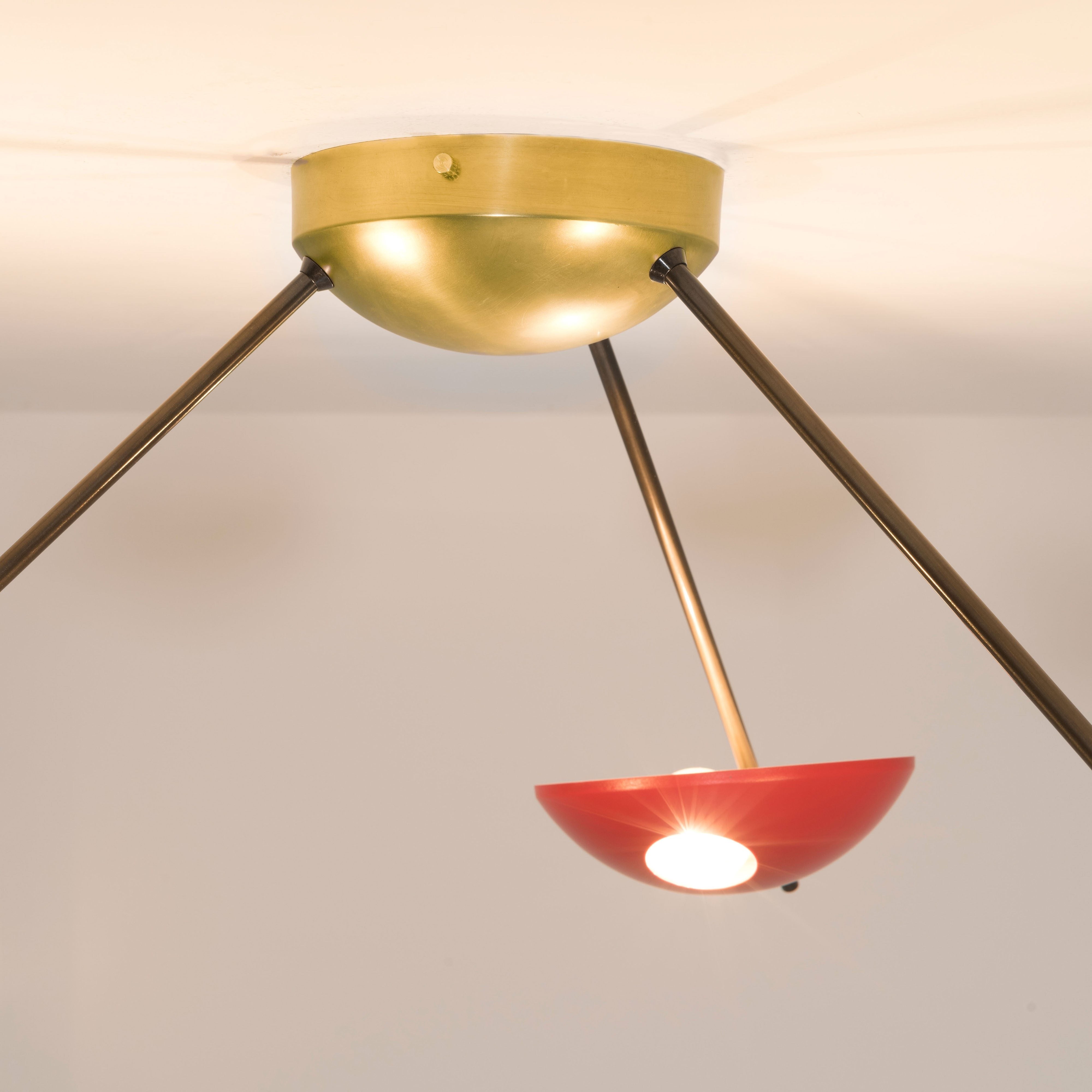 To guarantee precision and attention to detail that would otherwise be impossible to achieve, Tribus I is completely handmade, representing, like all DFM production pieces, the excellence of Italian-made craftsmanship. It can be mounted both as a ceiling and a wall lamp.