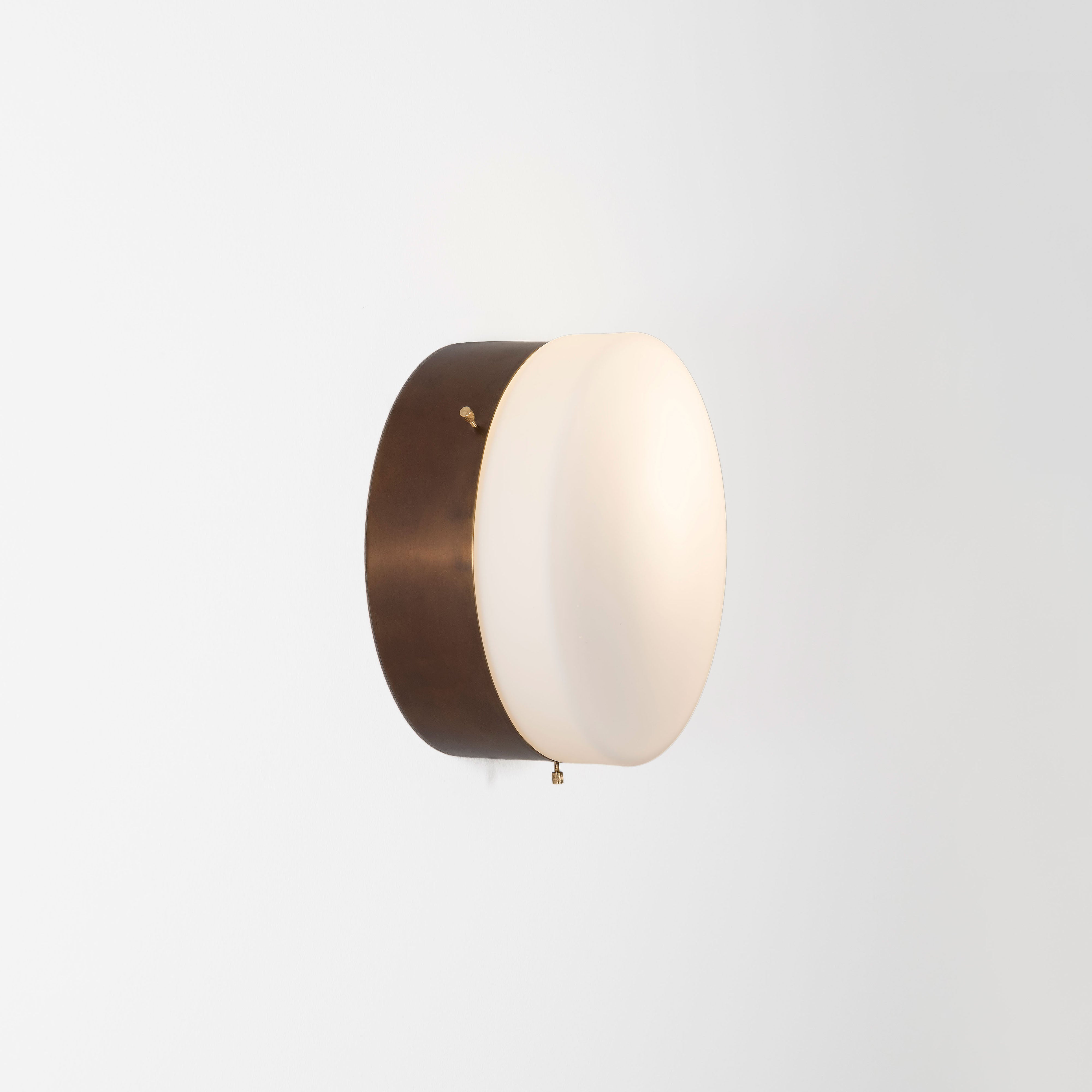 Virgin can be put up both as a ceiling and a wall lamp.