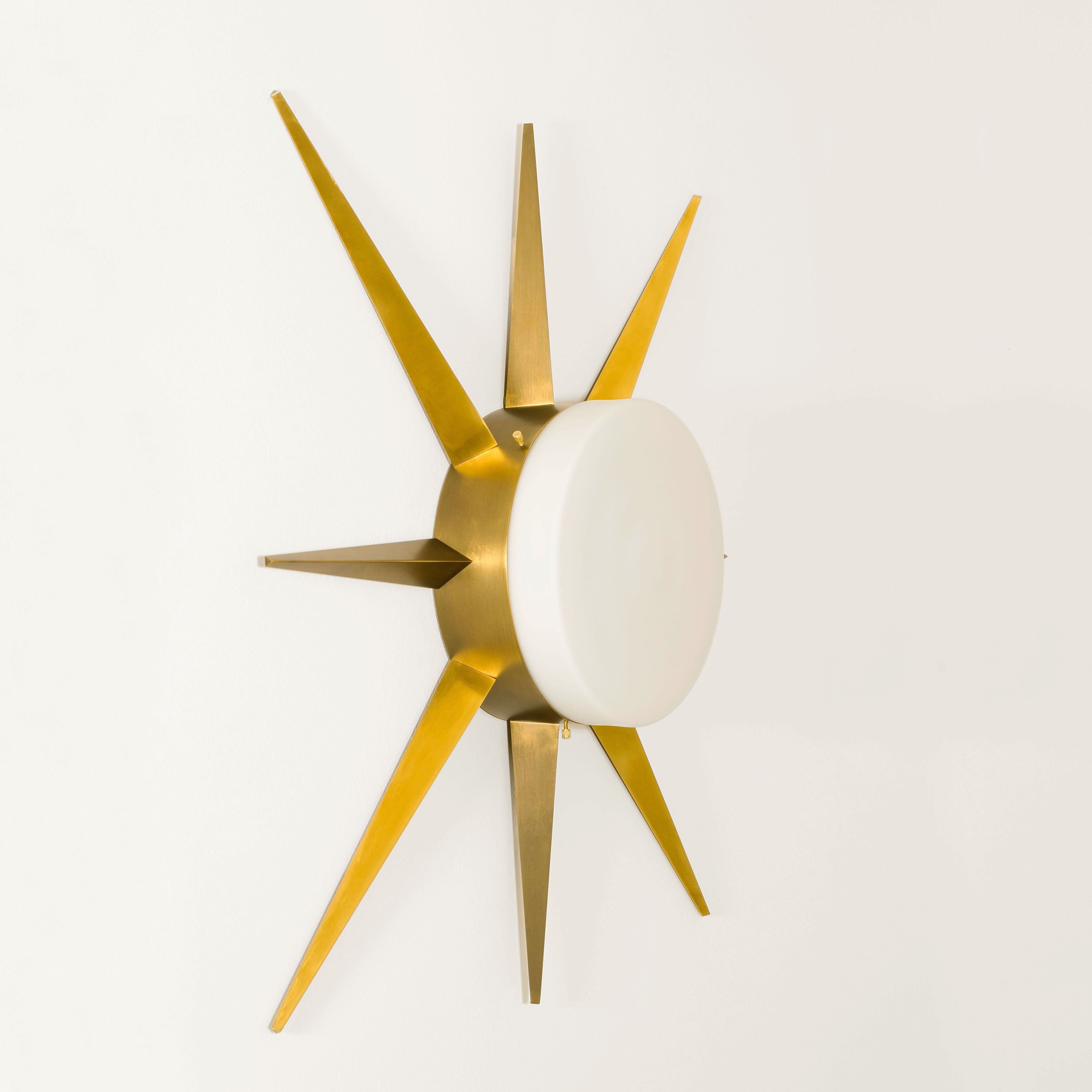 Windrose can be put up both as a ceiling and a wall lamp.