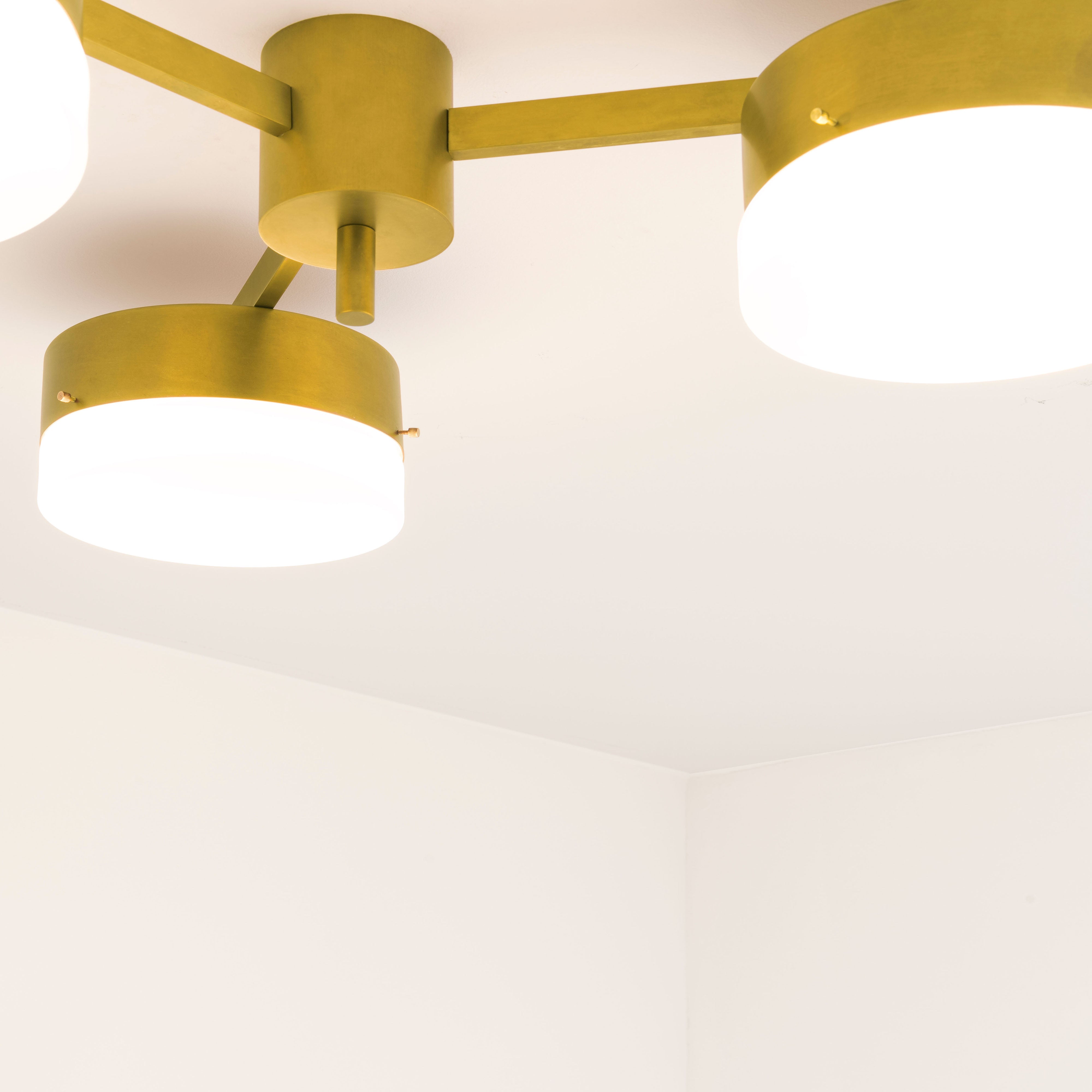 Epiphany can be mounted both as a hanging and a wall lamp.