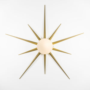 10 brass rays that radiate from an opaline Murano glass core. A tribute to the Sun, to Italian-made products and to the excellent Italian craftsmanship. Capri, like all the pieces in our collections, is handmade by our craftsmen, guided by an obsession for detail and the search for perfection.