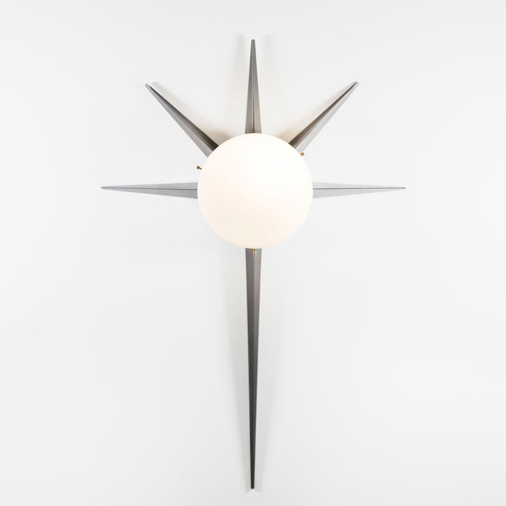  6 brass rays that radiate from an opaline Murano glass core. A tribute to the Sun, to Italian-made products and to the excellent Italian craftsmanship. Palm, like all the pieces in our collections, is handmade by our craftsmen, guided by an obsession for detail and the search for perfection.