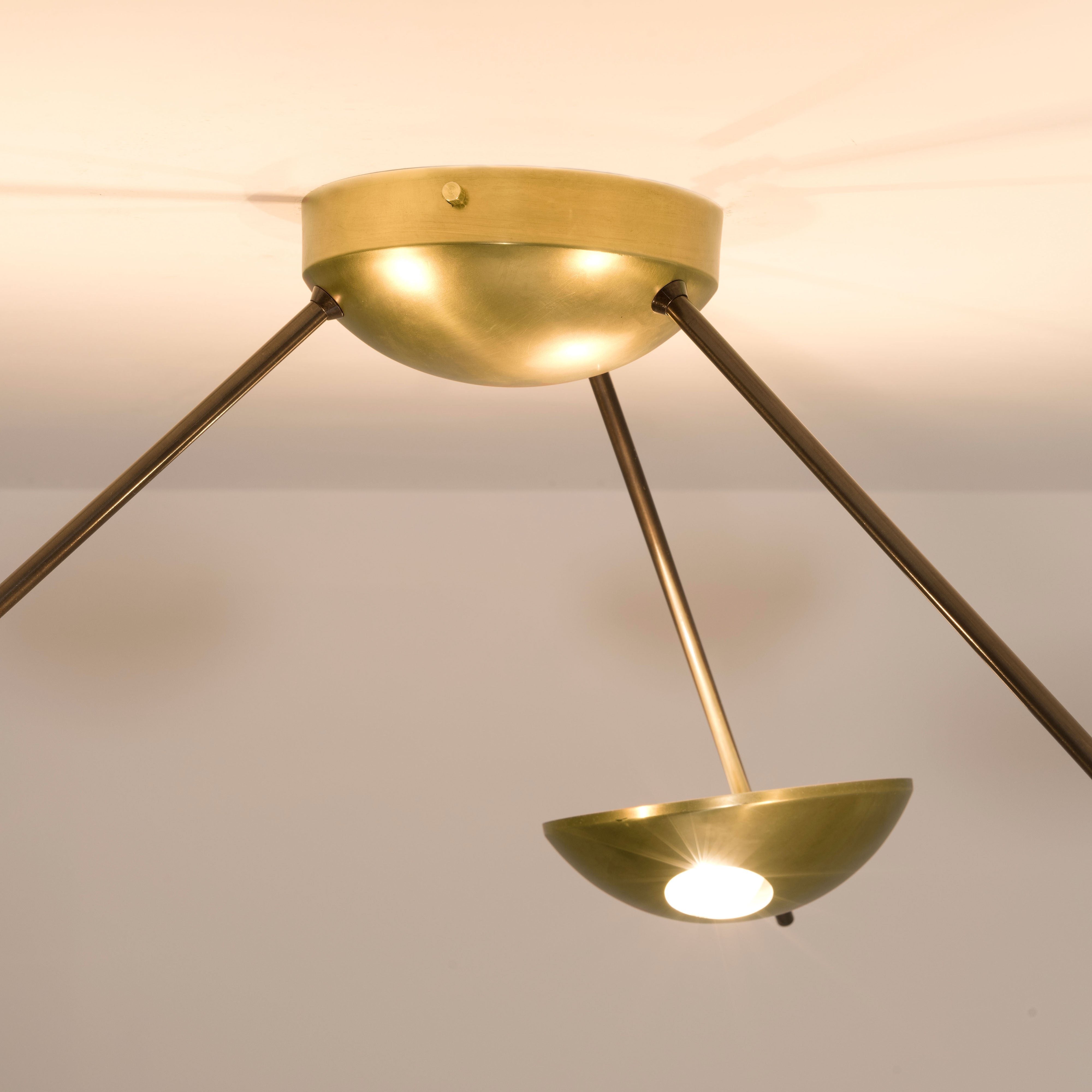 Tribus II is completely handmade, representing, like all DFM production pieces, the excellence of Italian-made craftsmanship. It can be mounted both as a ceiling and a wall lamp.