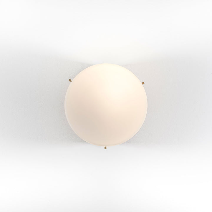The minimal elegance of an opaline Murano glass core. A tribute to the Sun, to Italian-made products and to the excellent Italian craftsmanship. Virgin, like all the pieces in our collections, is handmade by our craftsmen, guided by an obsession for detail and the search for perfection.