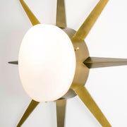 Each Solare lamp can contain a single bulb, it is compatible with LED and dimmable. The maximum voltage of the bulb must not exceed 100V.